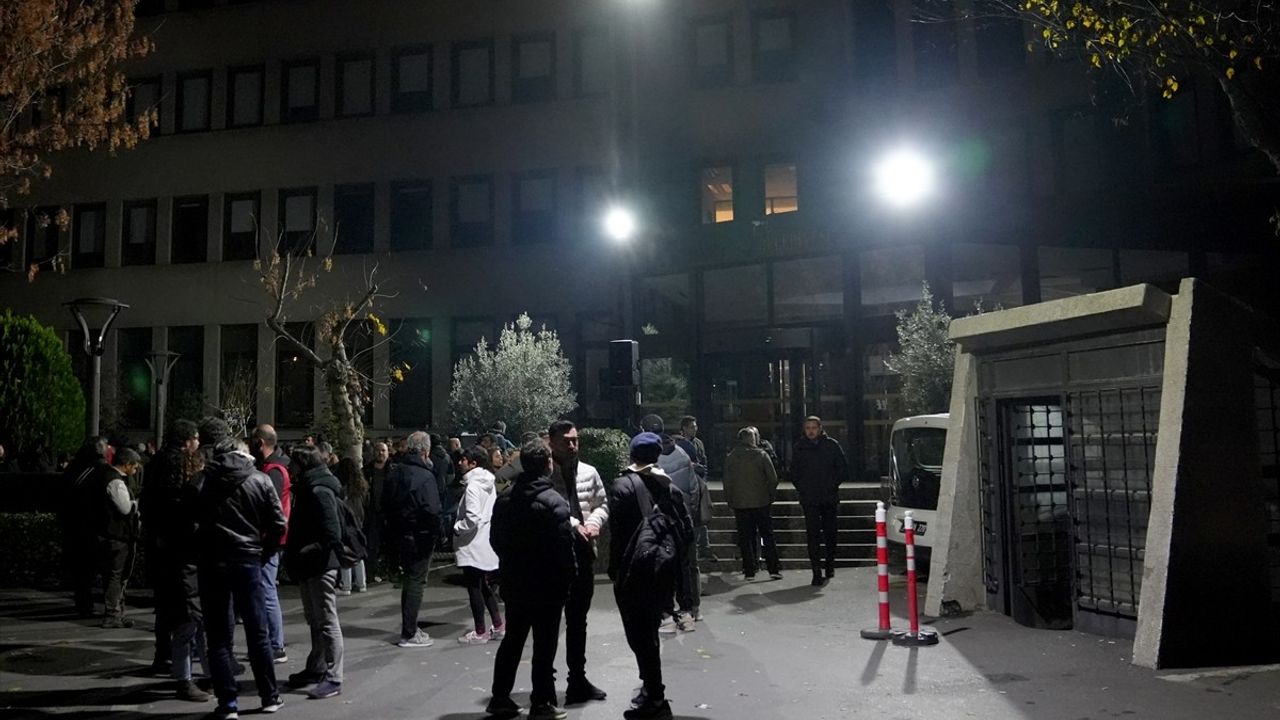 Kadıköy Belediyesi'nde Grev Kararı 1 Dakikada Son Buldu