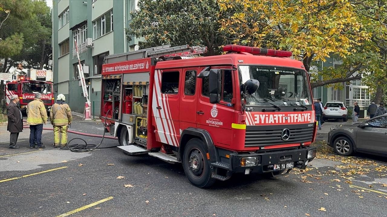 Kadıköy Restoranında Baca Yangını Kontrol Altına Alındı