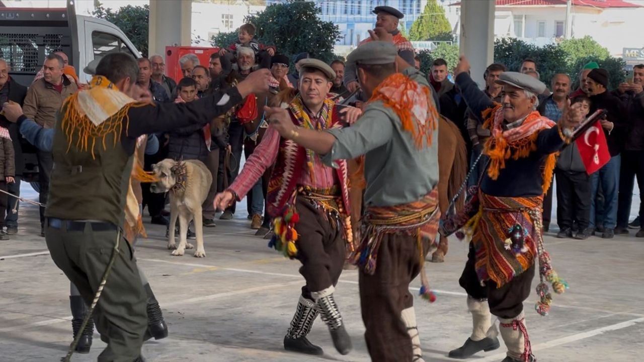 Kaş'ta Yörük Şenliği Coşkuyla Gerçekleşti