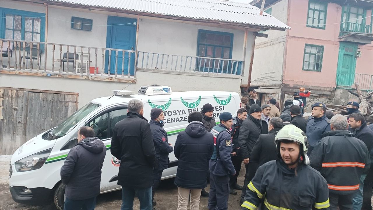 Kastamonu'da Trajik Yangın: Baba ve Engelli Oğlu Hayatını Kaybetti