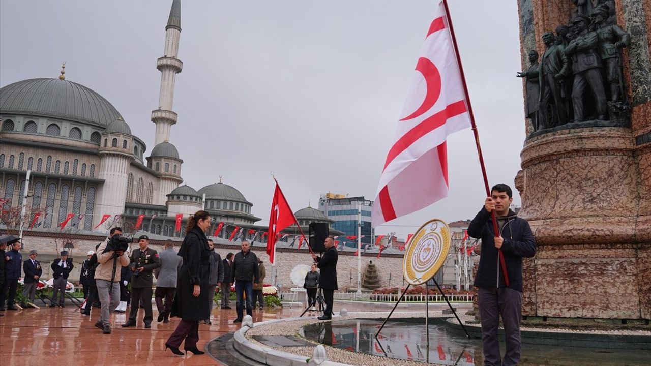 KKTC'nin 41. Yıl Dönümü Taksim'de Kutlandı