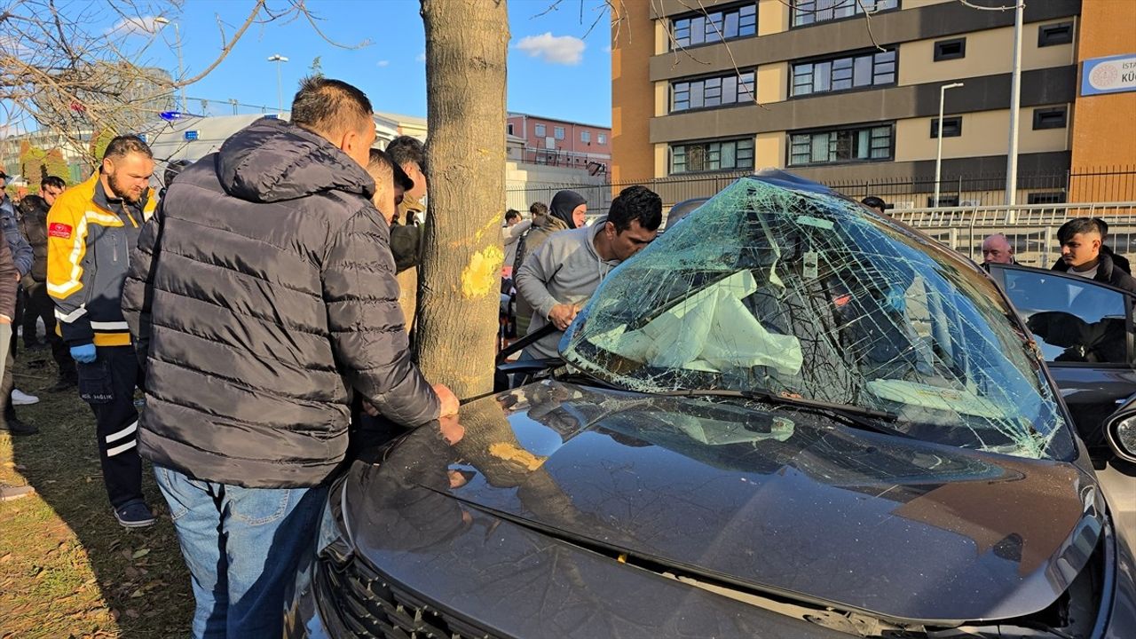 Küçükçekmece'de Trafik Kazası: 1 Yaralı