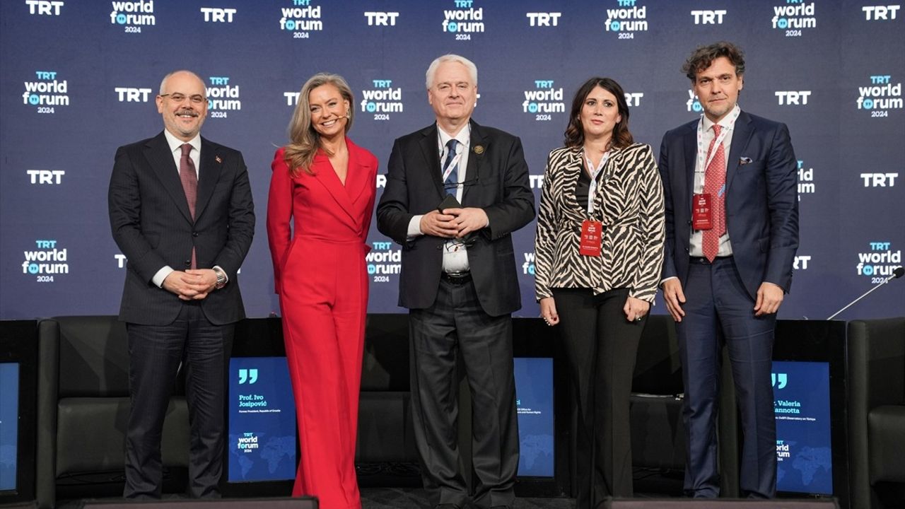 Küresel Demokrasinin Geleceği: TRT World Forum'da Tartışıldı