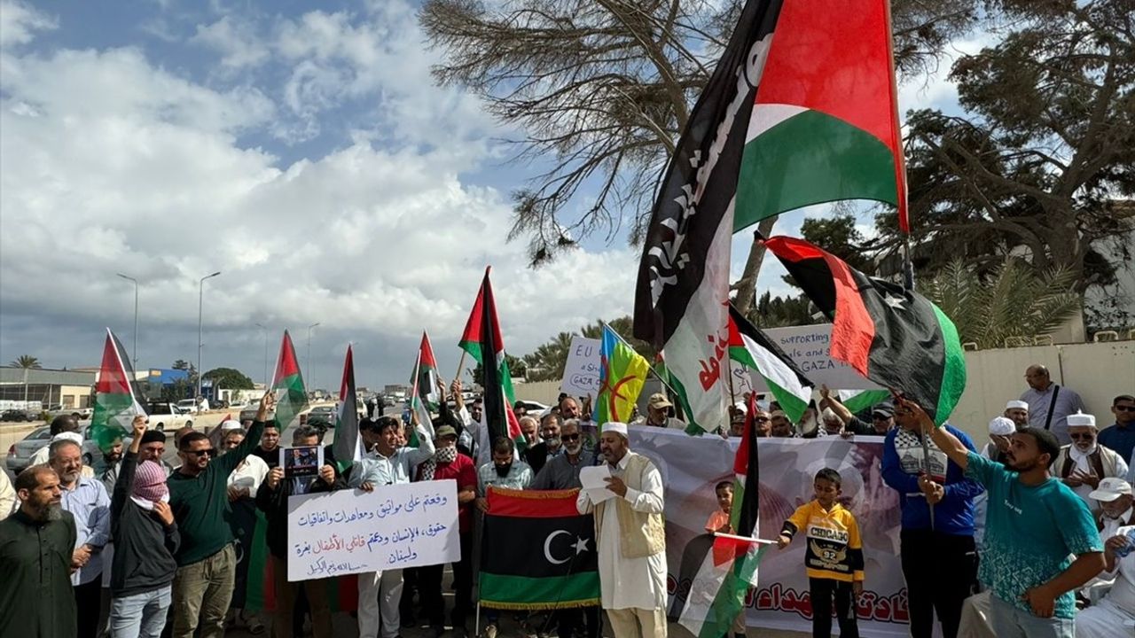 Libyalılar Ağır Eleştirilerle Avrupa Ülkelerini Protesto Etti