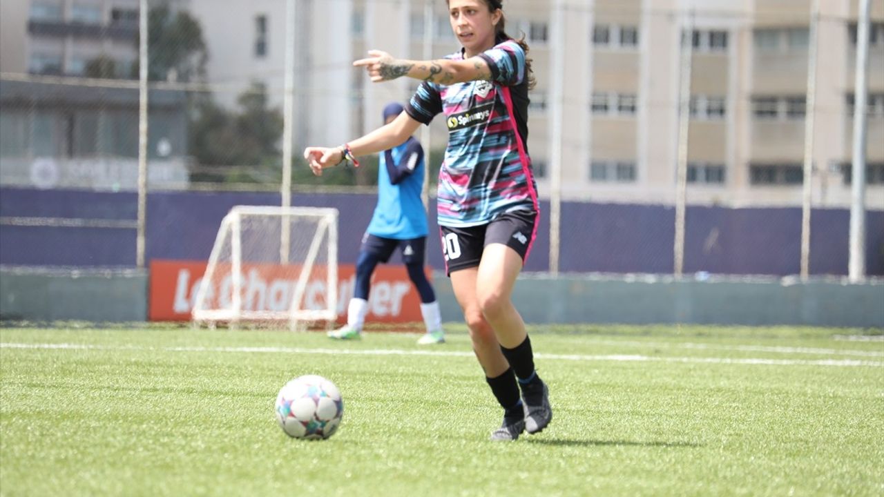 Lübnanlı Kadın Futbolcu Selin Haydar Hayat Mücadelesi Veriyor