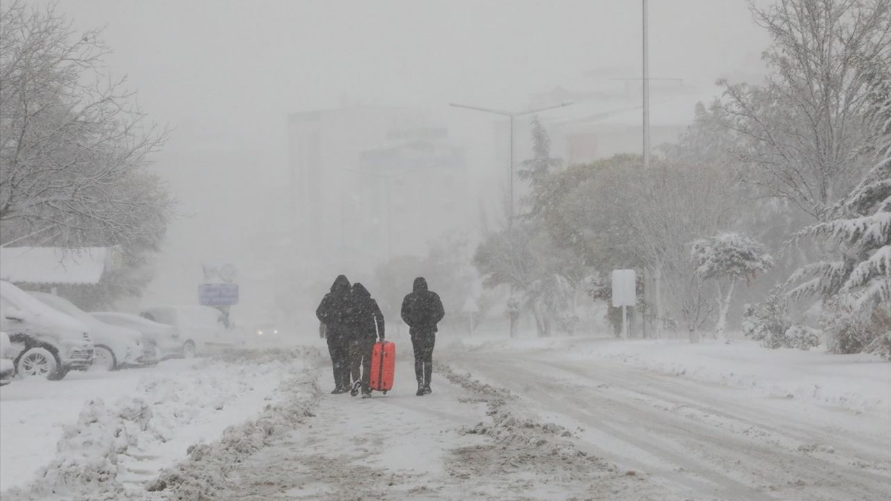 Malatya-Kayseri Kara Yolu Ulaşıma Kapatıldı