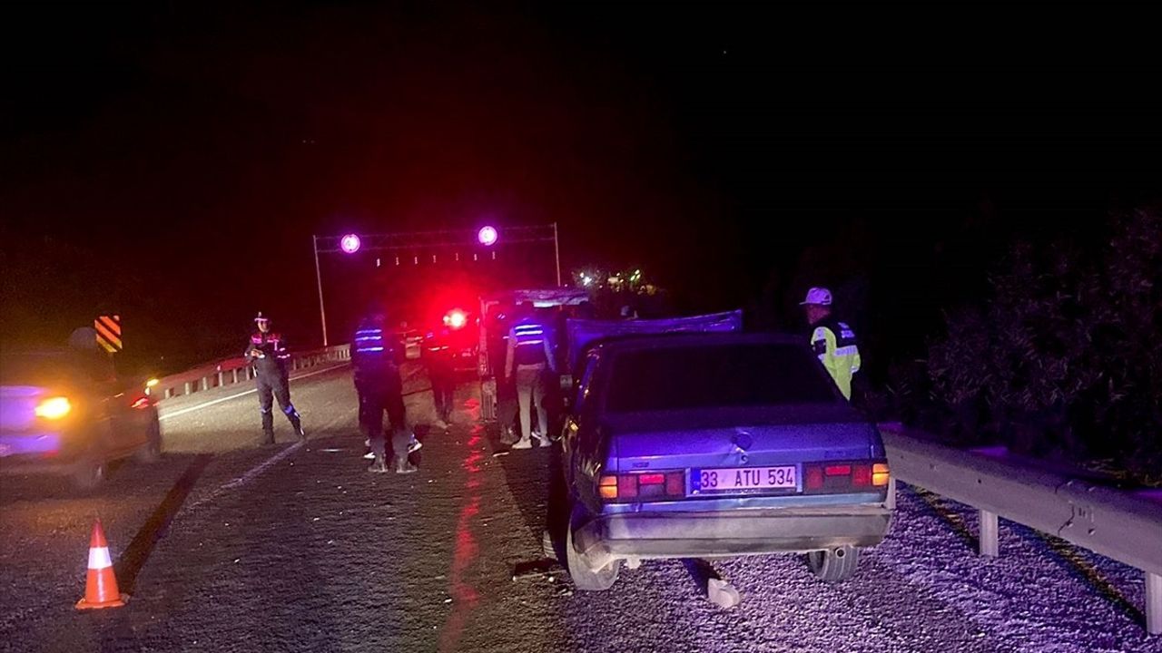 Mersin'de Trafik Kazası: İki Kişi Hayatını Kaybetti