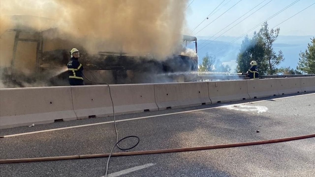 Muğla'da Yolcu Otobüsünde Yangın Alarmı