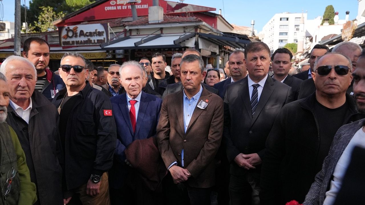 Özgür Özel İzmir'de Açıklamalarda Bulundu