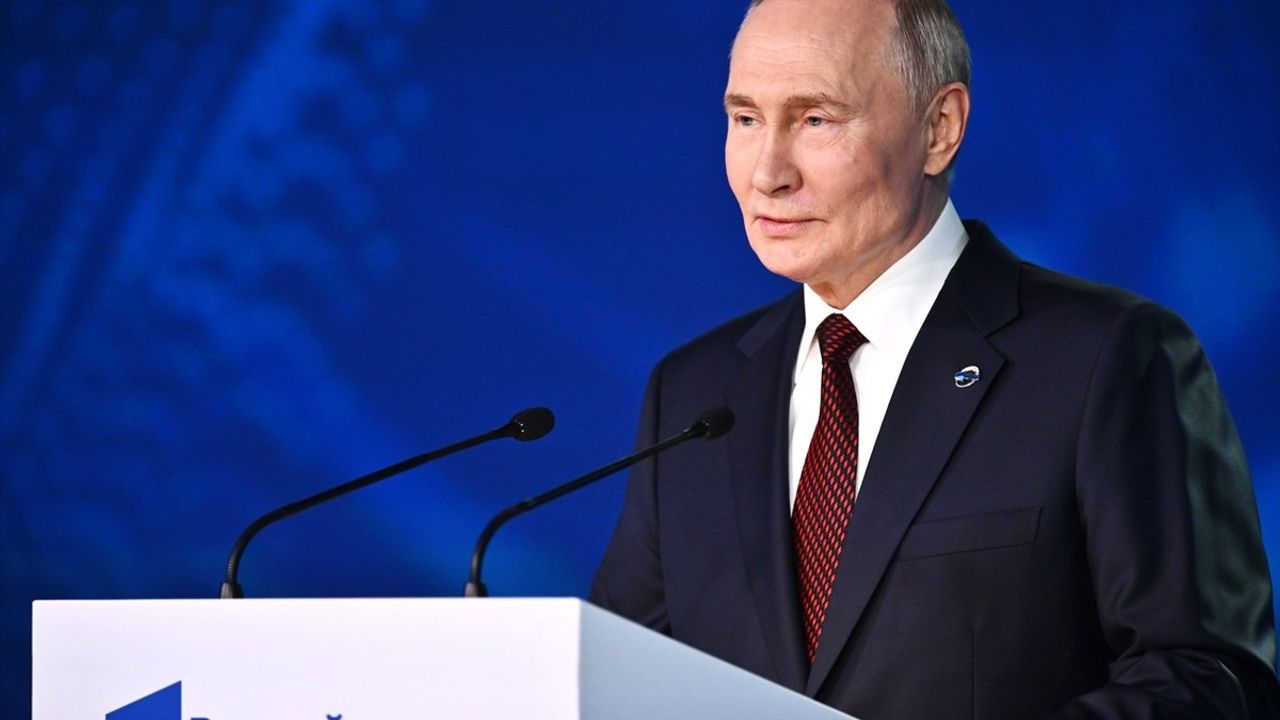 Putin'den Trump'a Tebrik ve Diyalog Mesajı