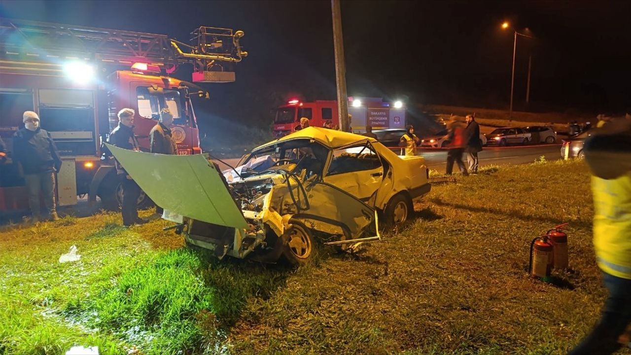 Sakarya'da Feci Kaza: Bir Çift Hayatını Kaybetti