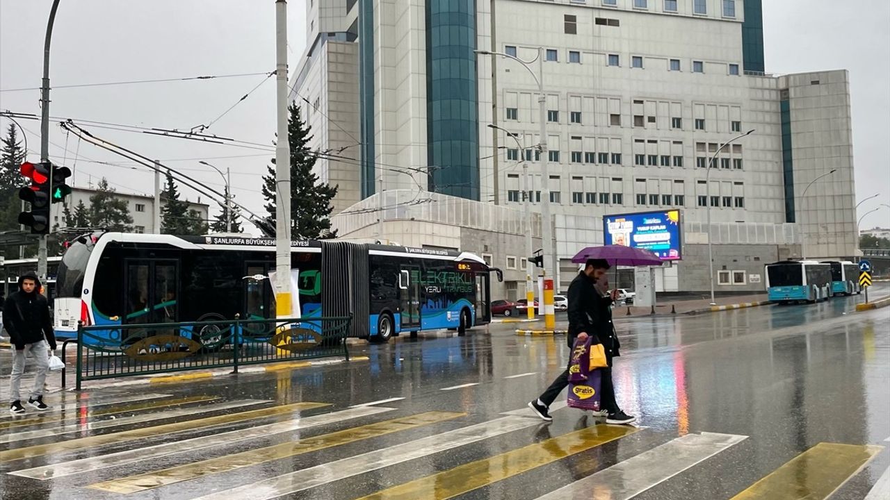 Şanlıurfa'da Sağanak Yağış Hayatı Olumsuz Etkiledi