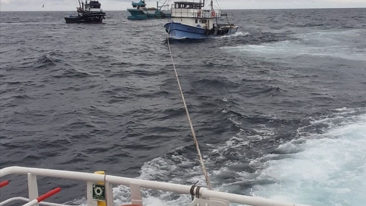 Sarıyer'deki Balıkçı Teknesi Kurtarıldı