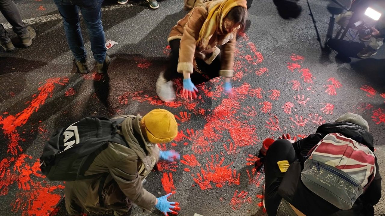 Sırbistan'da Tren İstasyonu Kazasının Ardından Protestolar