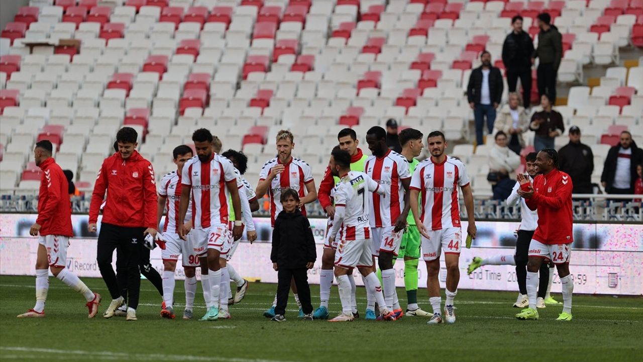 Sivasspor, Rizespor'u 2-1 Mağlup Etti