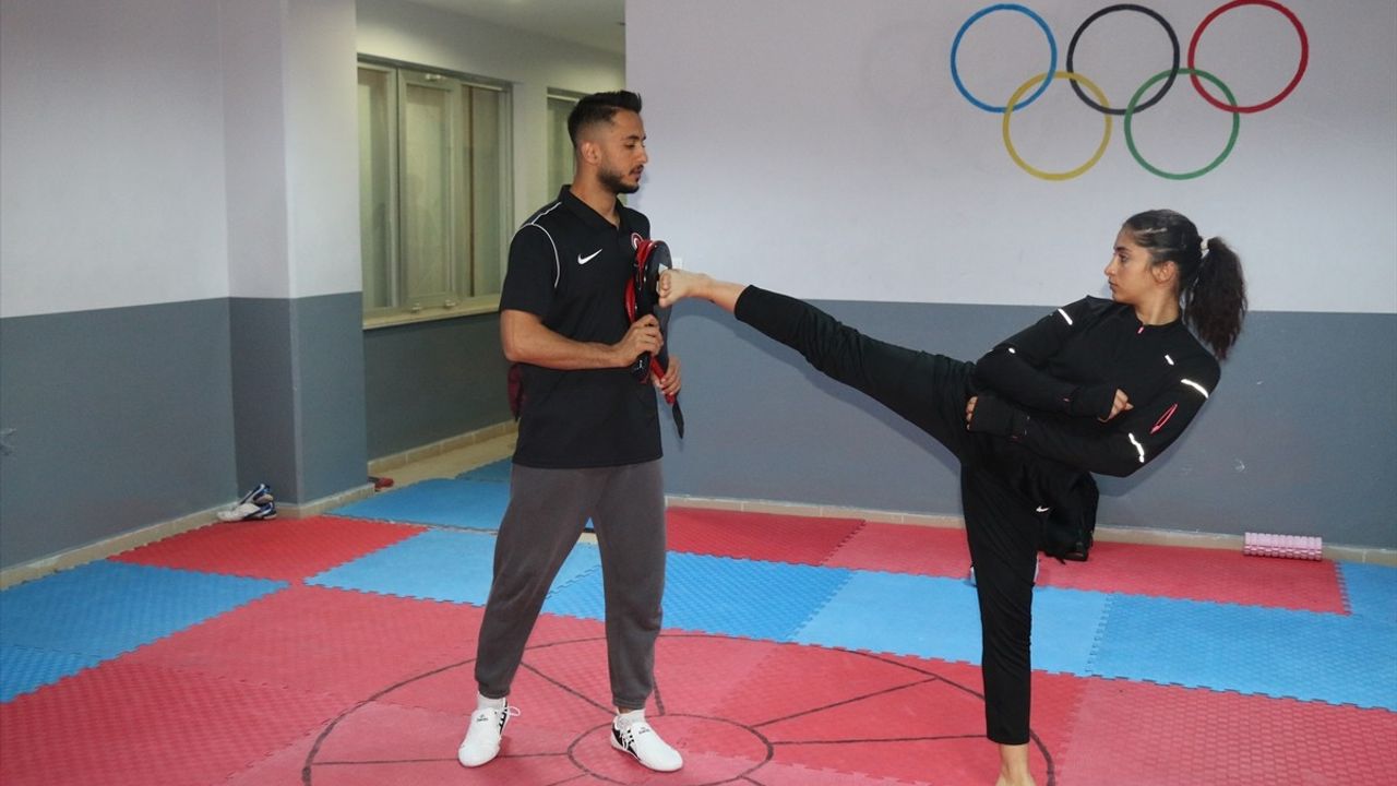 Tekvando Kardeşliği: Nazlı ve Barış Eşiyok'un Başarı Yolculuğu