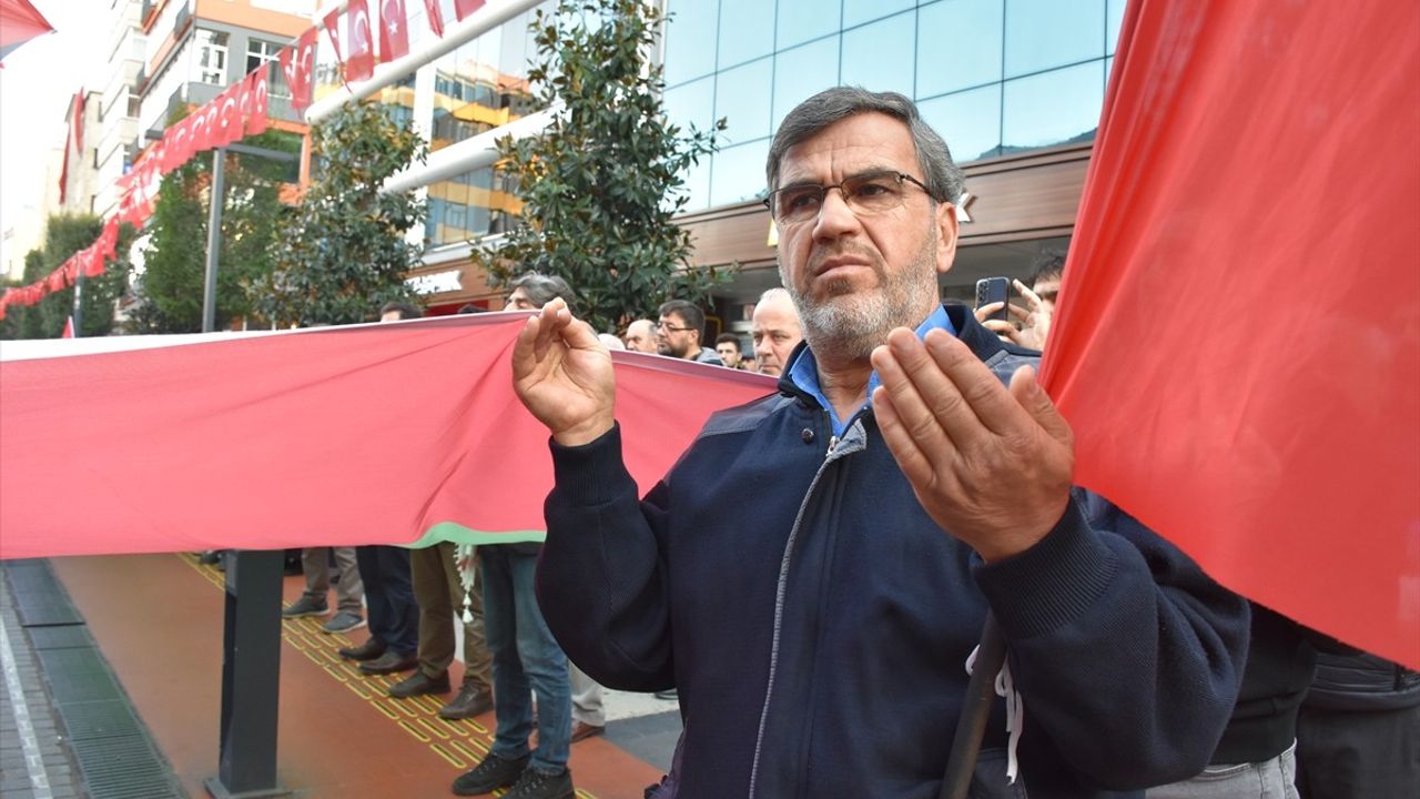 Trabzon'da Filistin İçin Destek Yürüyüşü Gerçekleşti