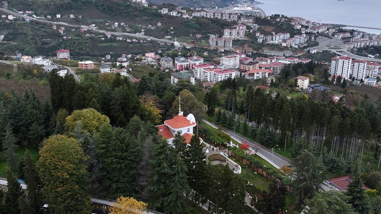 Trabzon'daki Atatürk Köşkü'nde Yoğun Ziyaret Günü