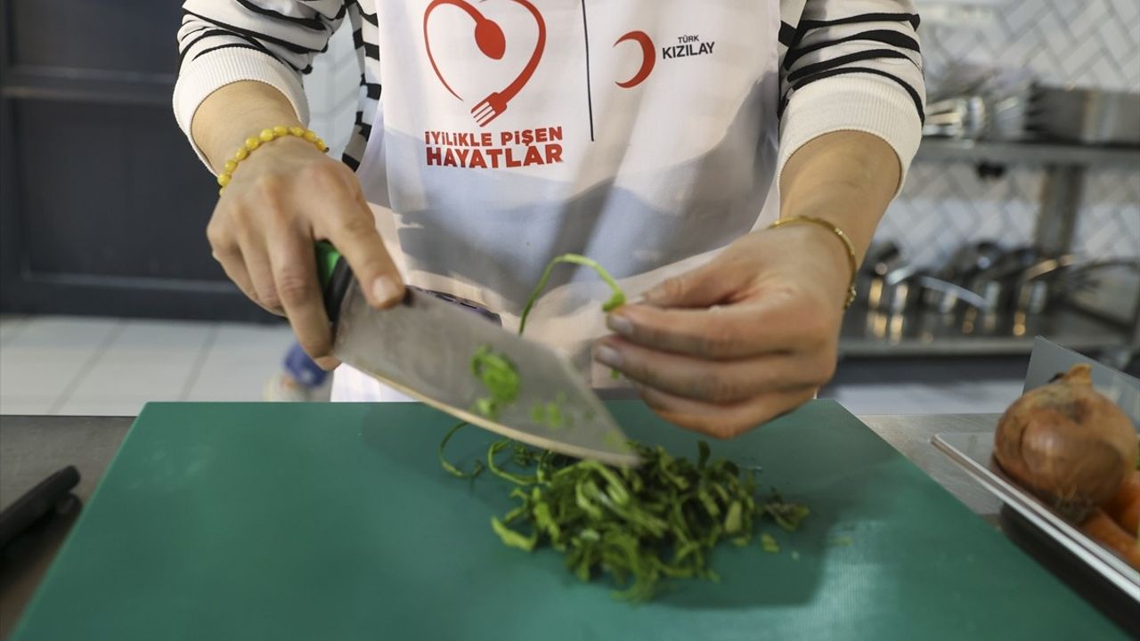 Türk Kızılay'dan Depremzedelere Destek Programı