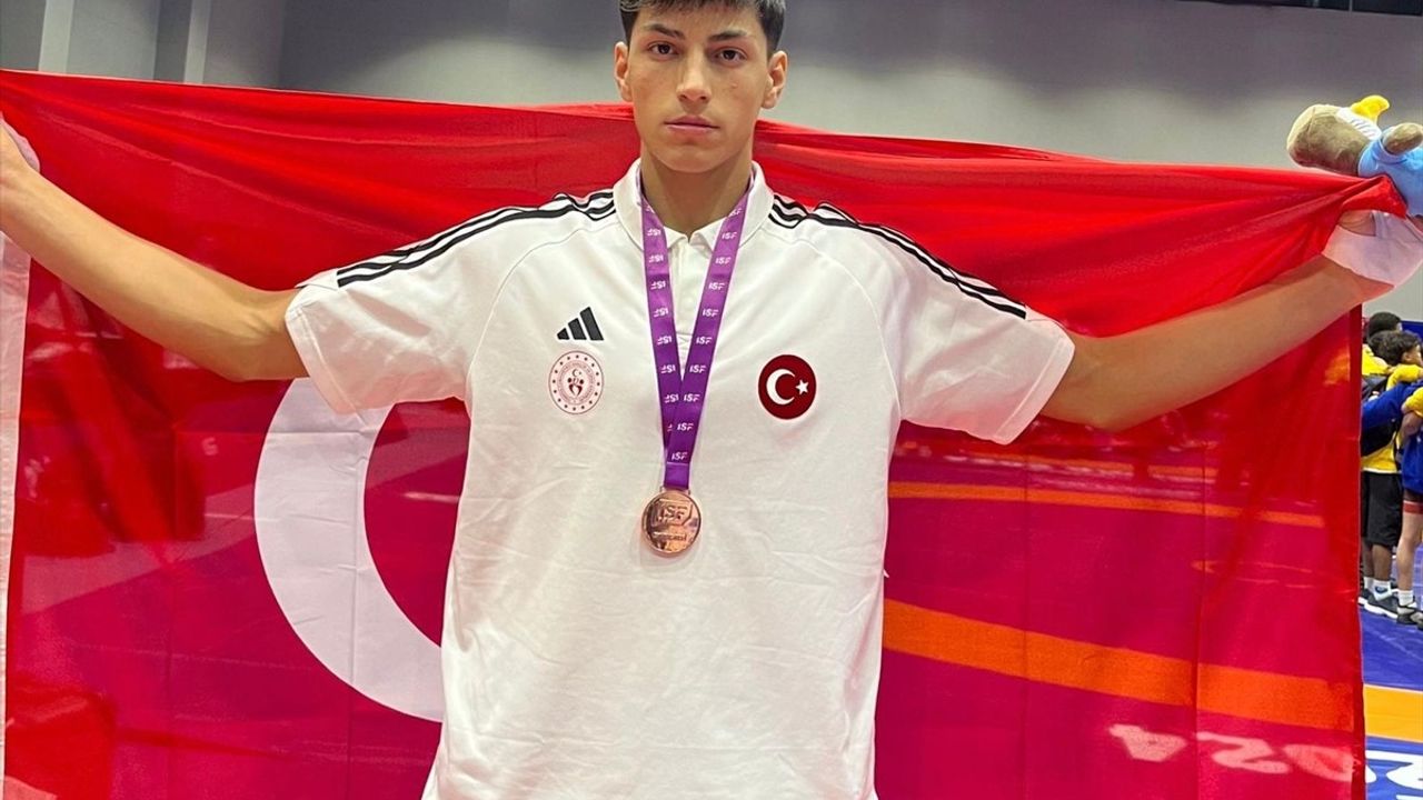 Türkiye Dünya Okul Sporları Yaz Oyunları'nda Başarı Elde Etti