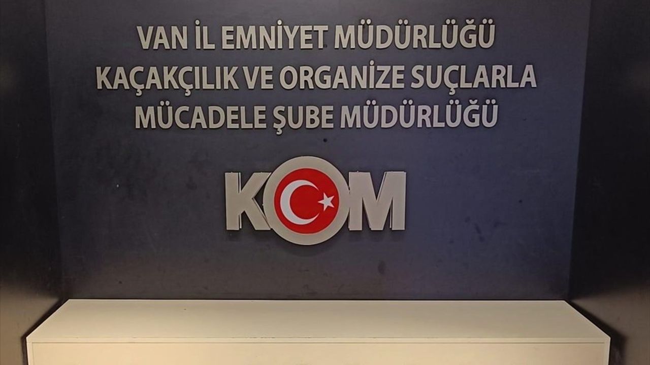 Van'da Gümrük Kaçağı 20 Kilogram Altın Ele Geçirildi