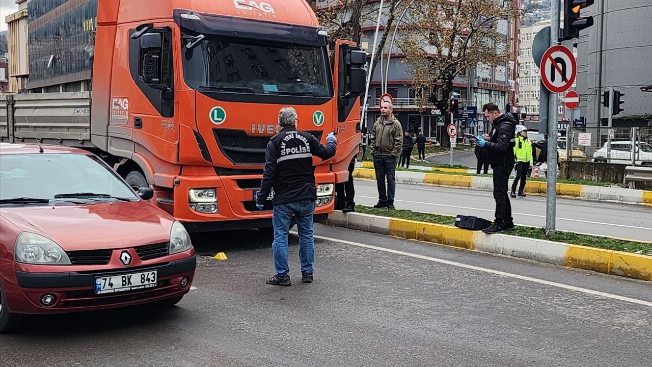 Zonguldak'ta Tır Çarpması: Bir Yaya Ağır Yaralandı