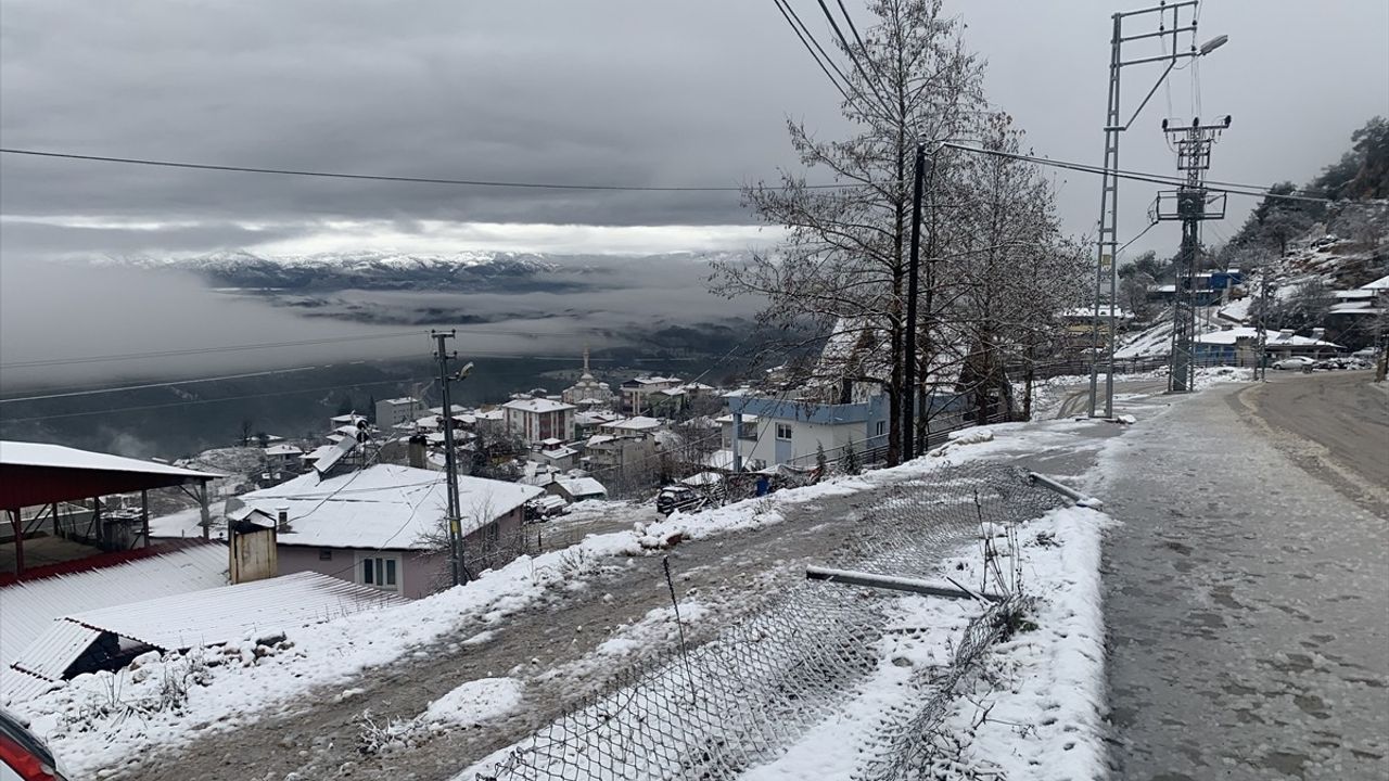 Adana'nın Aladağ İlçesinde Kar Yağışı