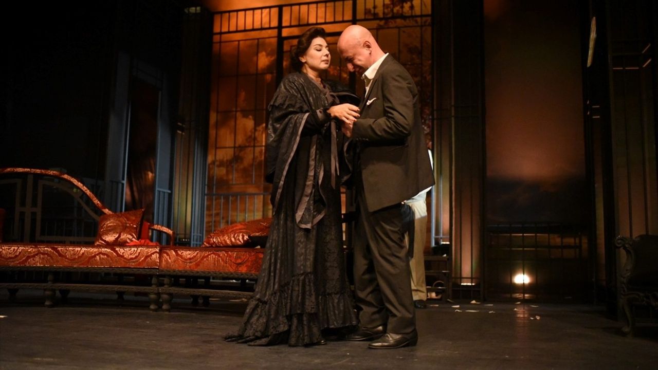 Adana Şehir Tiyatroları 'Hedda Gabler' ile İstanbul'da