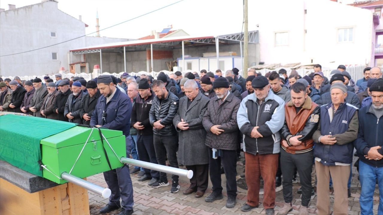 Afyonkarahisar'da Kamyonet Kazası: Genç Yaya Hayatını Kaybetti