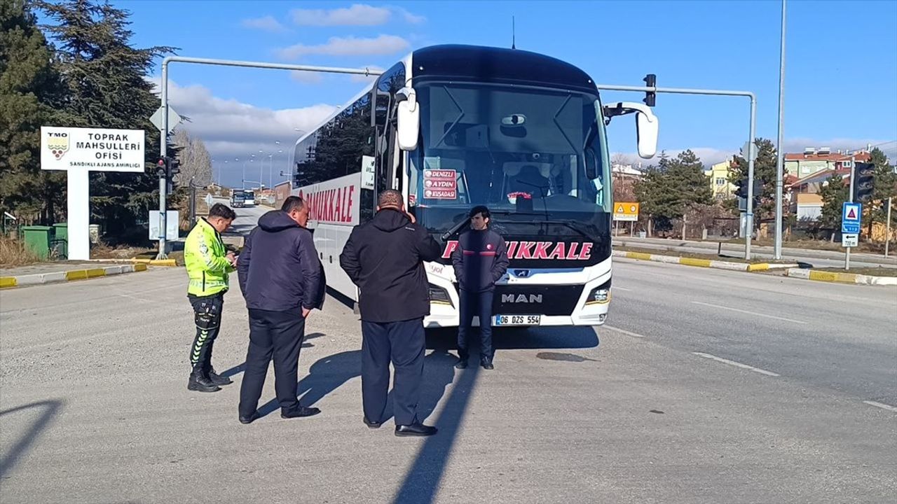 Afyonkarahisar'da Yolcu Otobüsünün Çarpması Sonucu Bir Yaya Ağır Yaralandı