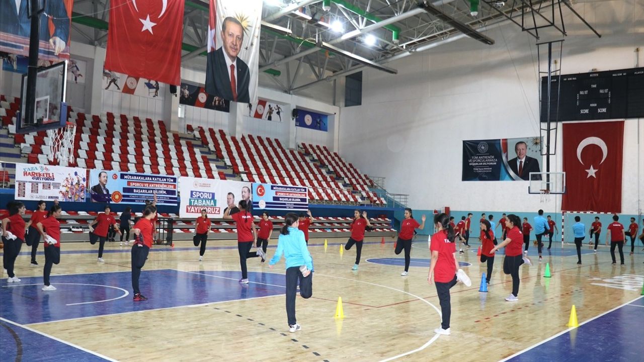 Ağrı'da Genç Basketbol Yetenekleri Yetişiyor