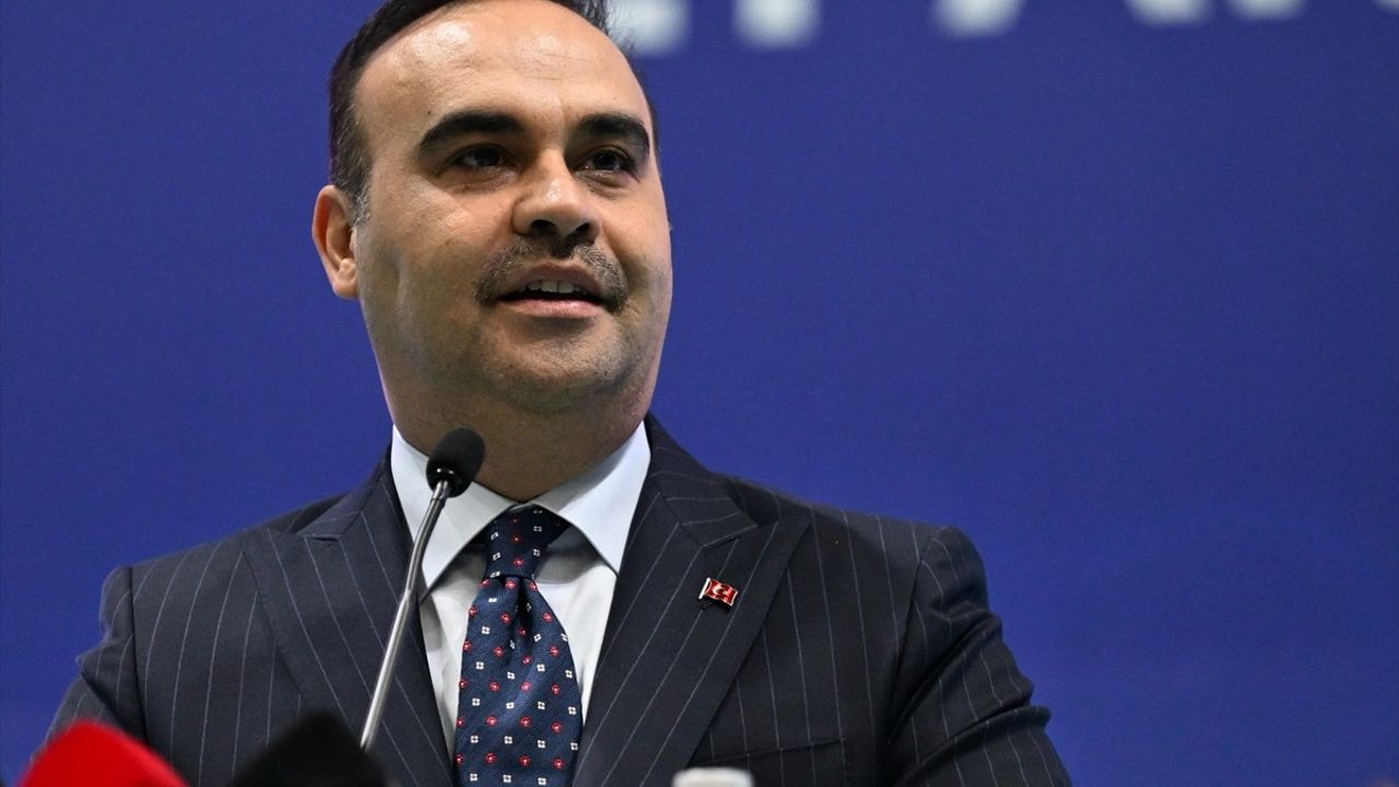 AK Parti Sözcüsü Ömer Çelik Osmaniye İl Kongresi'nde Konuştu