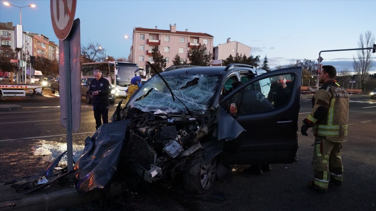 Ankara'da Okul Servisi Kazası: 9 Yaralı