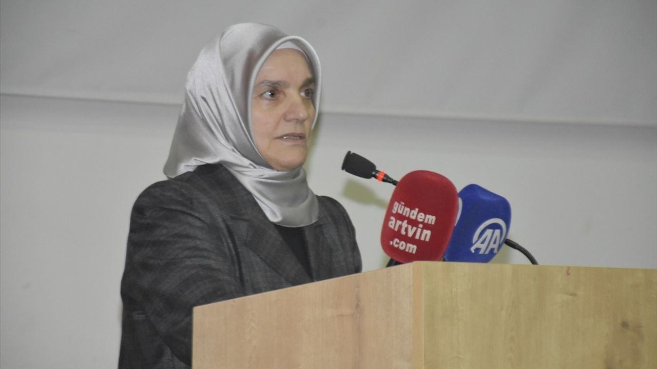 Artvin'de Ailede Çözüm Becerileri Konferansı