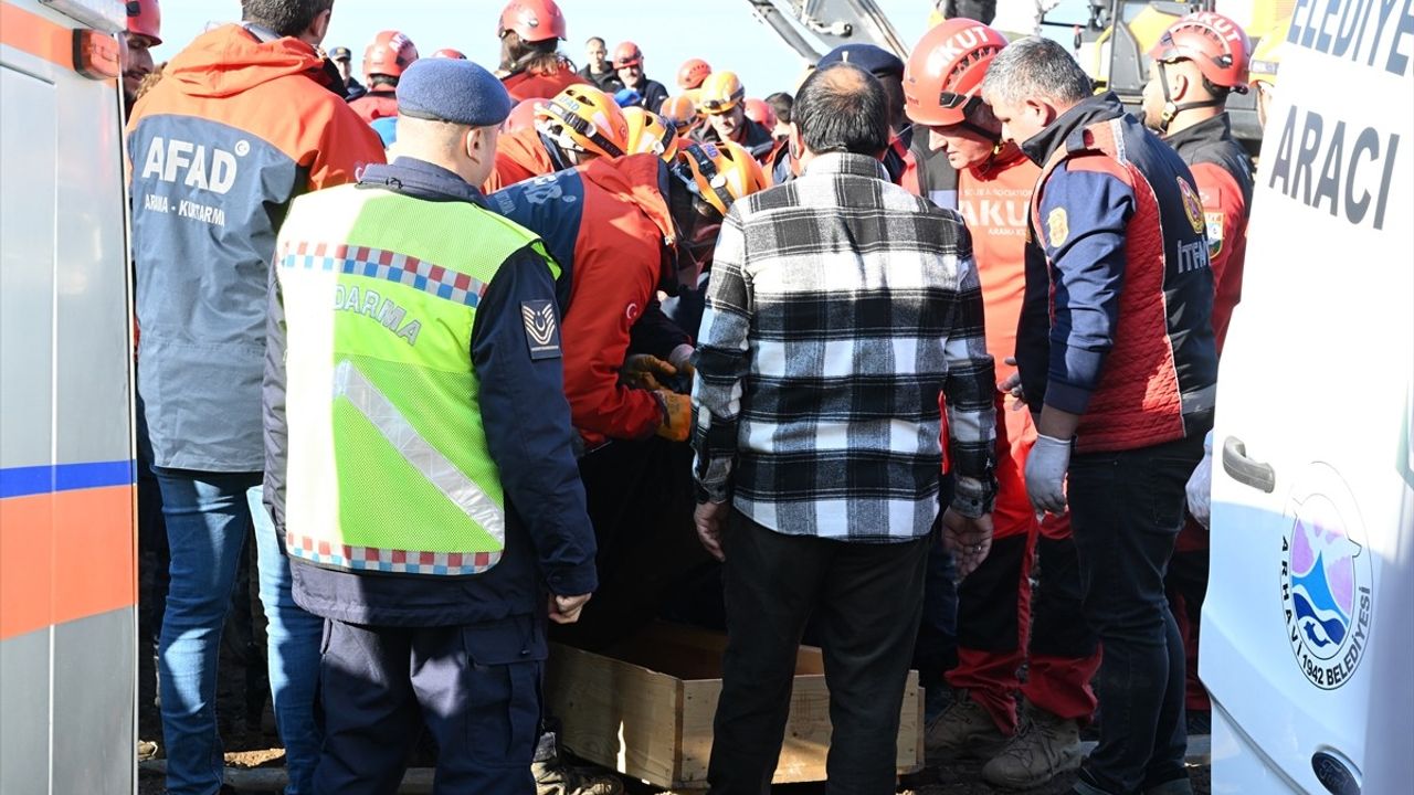 Artvin'de Heyelan Faciası: 4 Kişinin Cansız Bedeni Bulundu