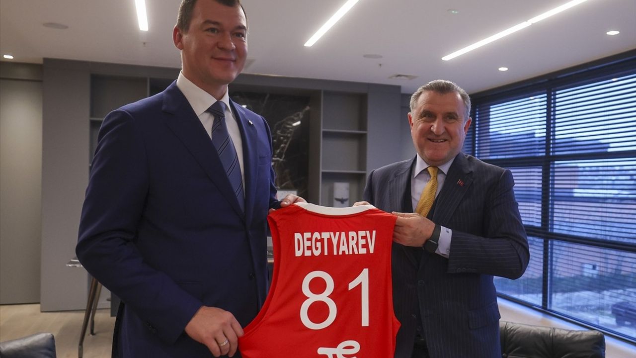 Bakan Bak ve Bakan Degtyarev İstanbul'da Spor İşbirliğini Tartıştı