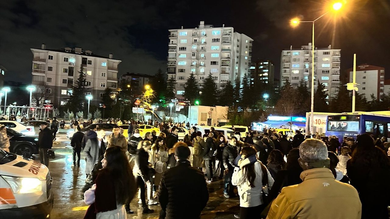 Batıkent Metro İstasyonunda Elektrik Arızası Nedeniyle Yangın