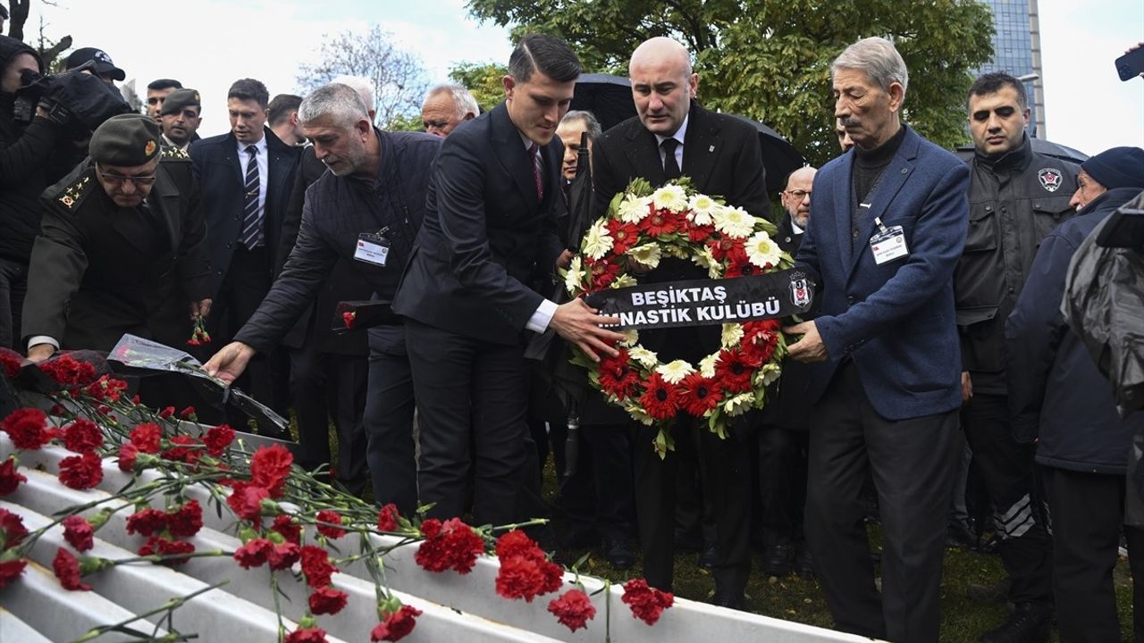 Beşiktaş'ta Şehitler Anıldı