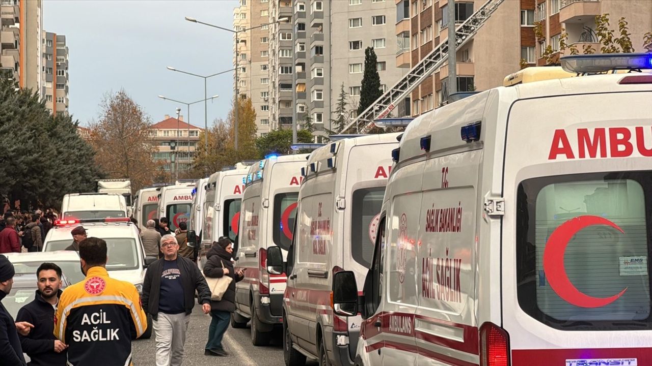 Beylikdüzü'nde Doğal Gaz Patlaması: Yaralılar Hastaneye Kaldırıldı