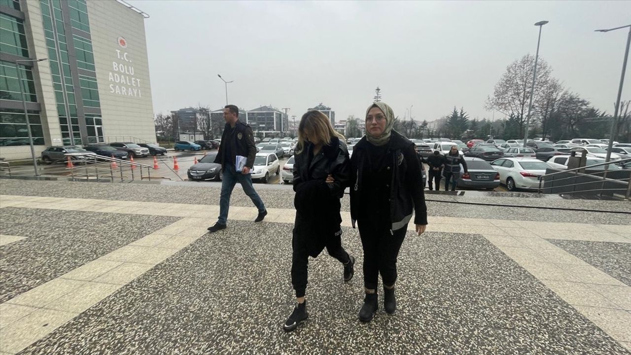 Bolu'da Dolandırıcılık Yapan 2 Zanlı Tutuklandı