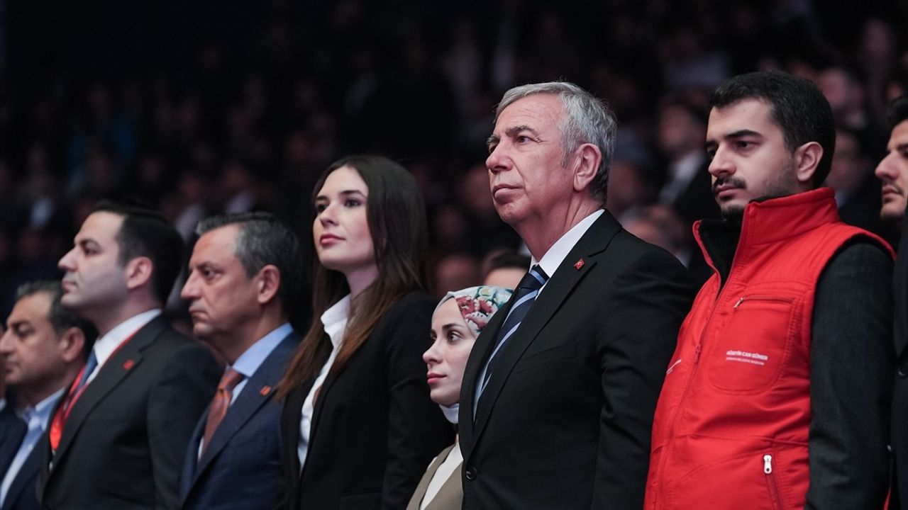 CHP Gençlik Kolları Kurultayı'nda Özgür Özel'in Gençlik Vizyonu