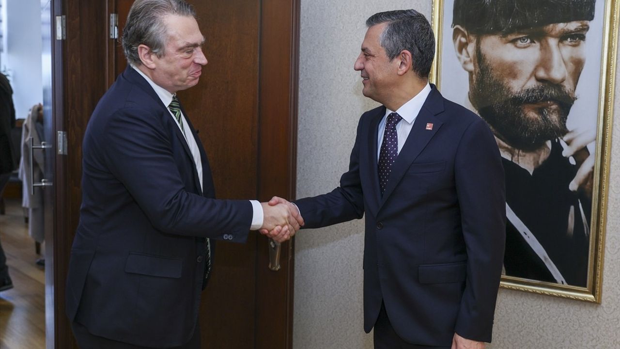CHP Genel Başkanı Özgür Özel ve AB Türkiye Delegasyonu Başkanı Ossowski Buluştu