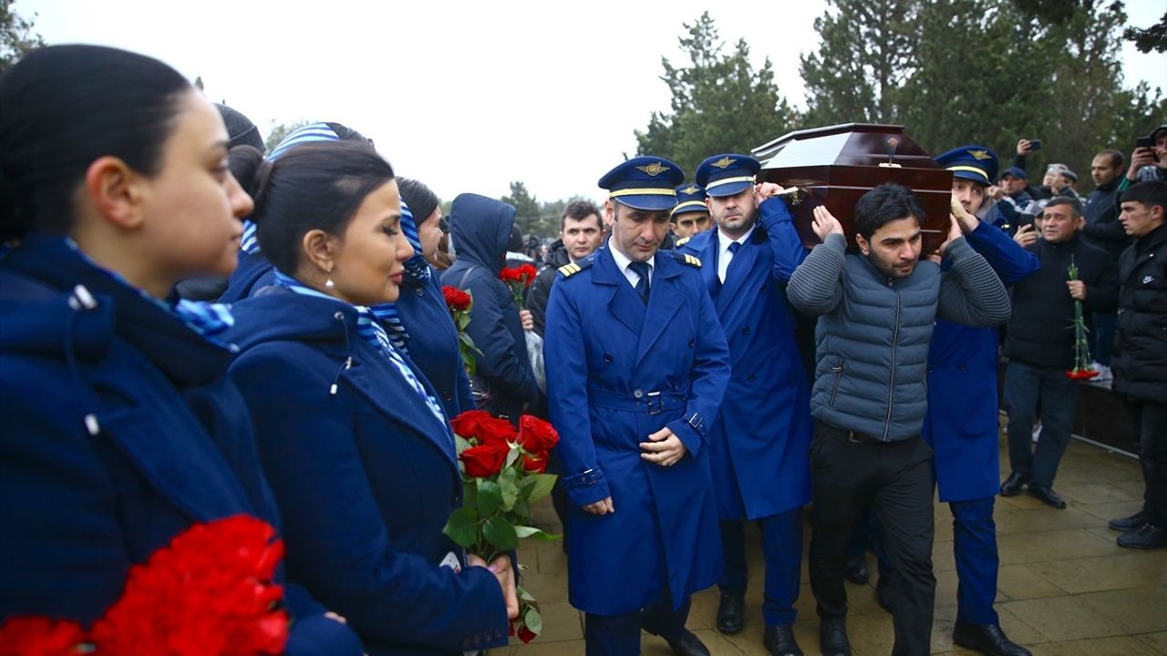 Düşürülen Azerbaycan Uçağındaki Mürettebat Son Yolculuğuna Uğurlandı