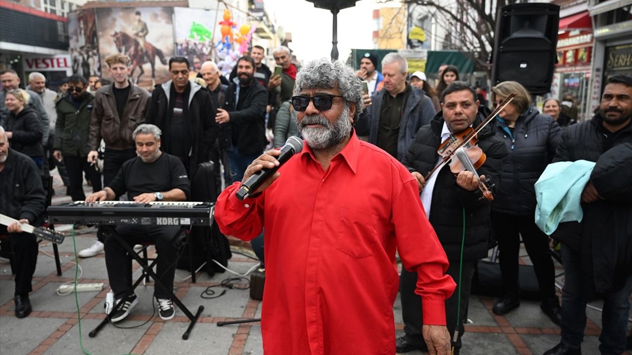 Edirne'de Çeribaşı Fikri Ocak Açık Hava Konseri Yaparak Klip Çekti