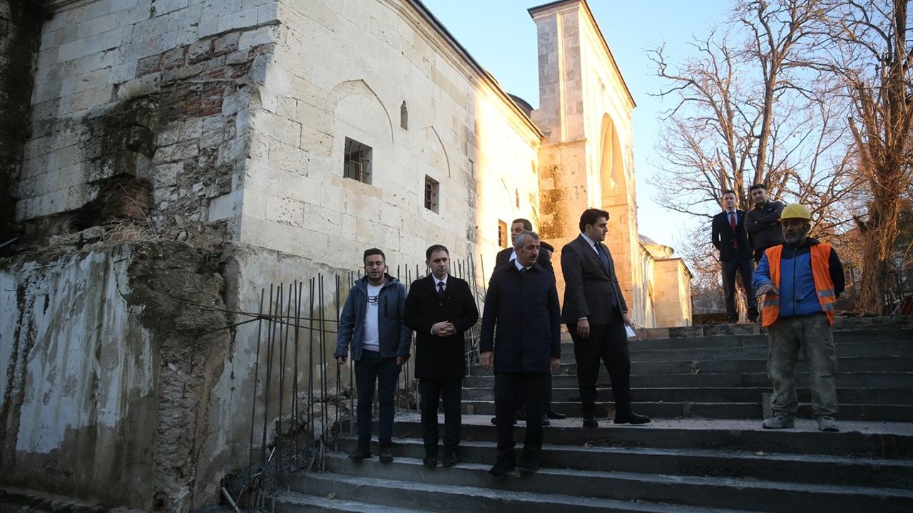 Edirne'de Tarihi Peykler Medresesi Yeniden Hayat Buluyor