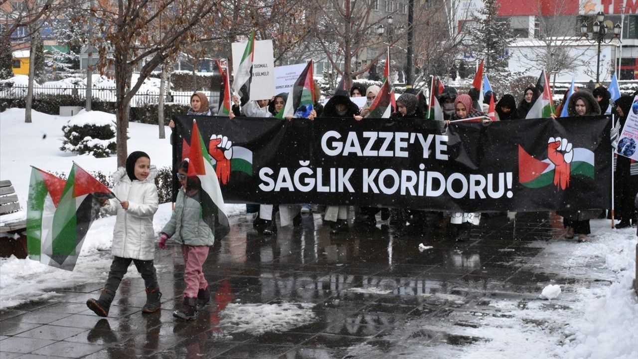 Erzurum'da Sağlık Çalışanlarından Gazze'ye Destek Yürüyüşü