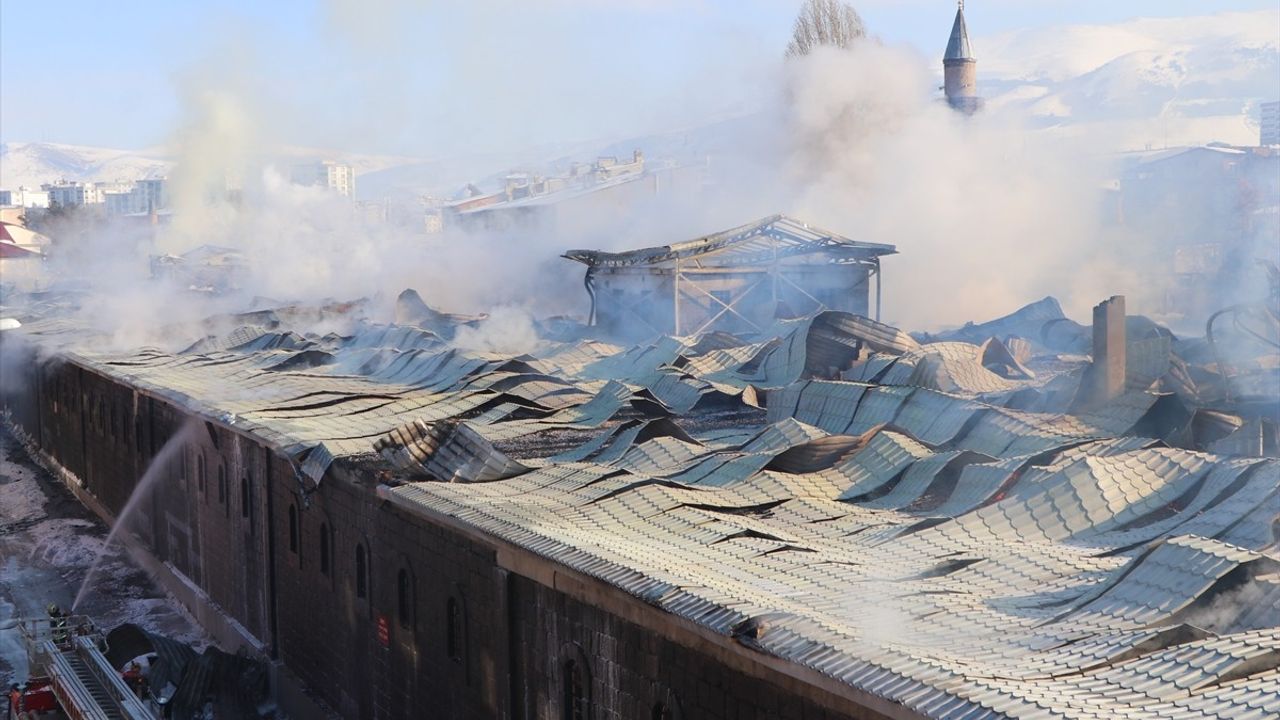 Erzurum'daki Taş Ambarlar'da Yangın Kontrol Altına Alındı