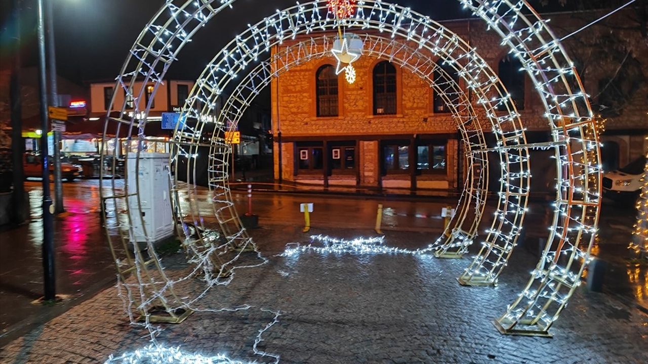 Eskişehir'de Yılbaşı Etkinliklerine Zarar Veren Şüpheli Tutuklandı