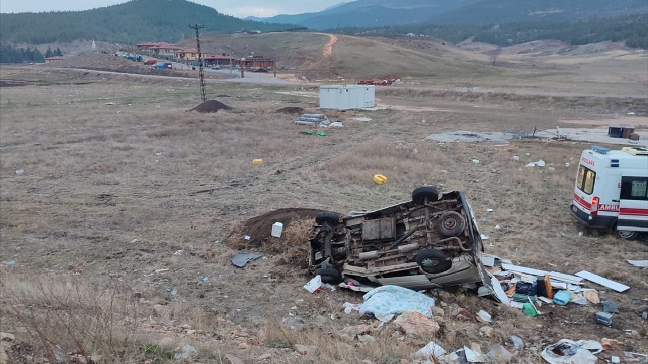 Gaziantep'te Minibüs Devrildi: 1 Ölü, 3 Yaralı