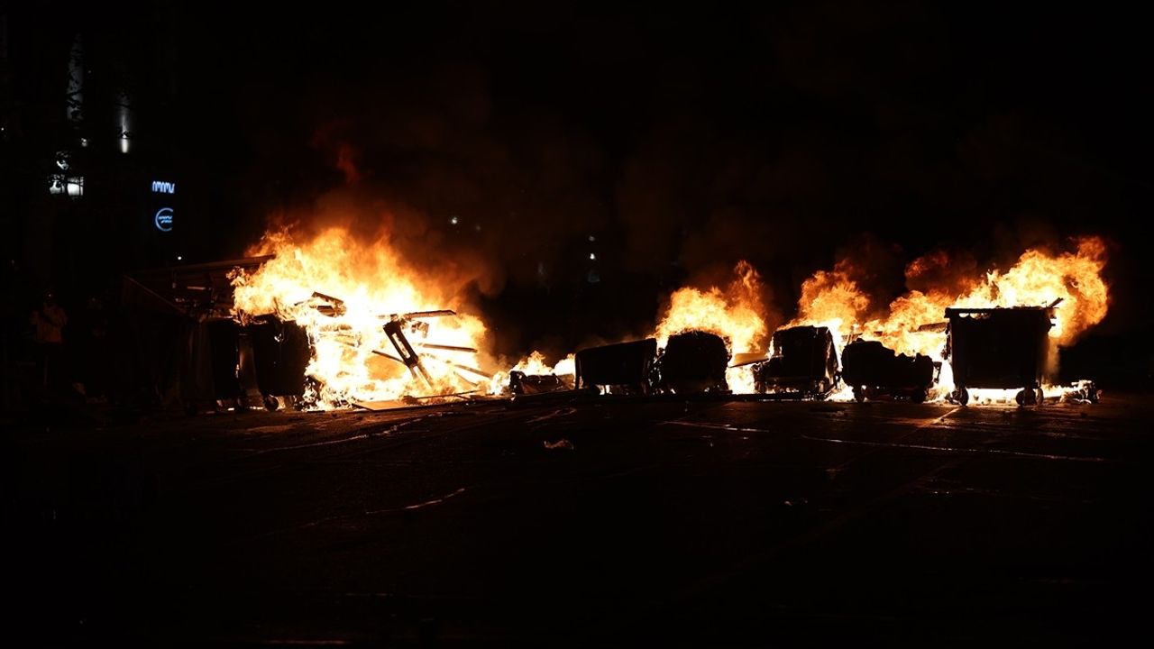 Gürcistan'da Göstericilere Polis Müdahalesi: Gerilim Tırmanıyor